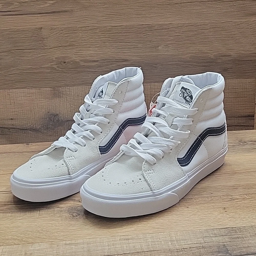 Van's SK8-Hi Brand new in the box authentic uper leather and textile.